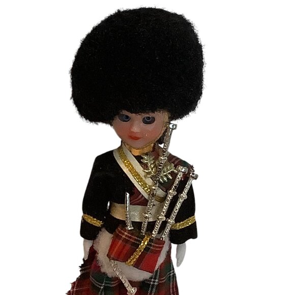 Vtg Scottish Highlander Doll Traditional Tartan Outfit Bagpipes 6.75" Scotland - Picture 2 of 5